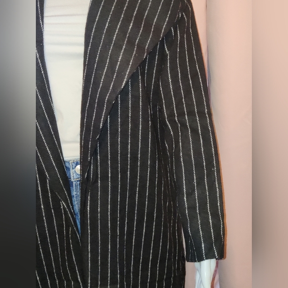NWT  -  PINSTRIPED DUSTER COAT - Picture 4 of 6
